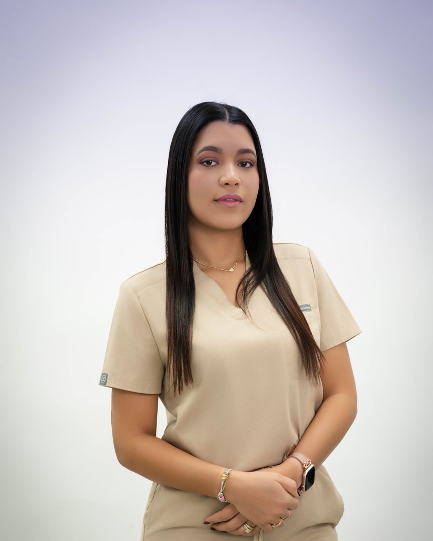 Cynthia Carmona, manicurista y pedicurista de Bella Musa Salón